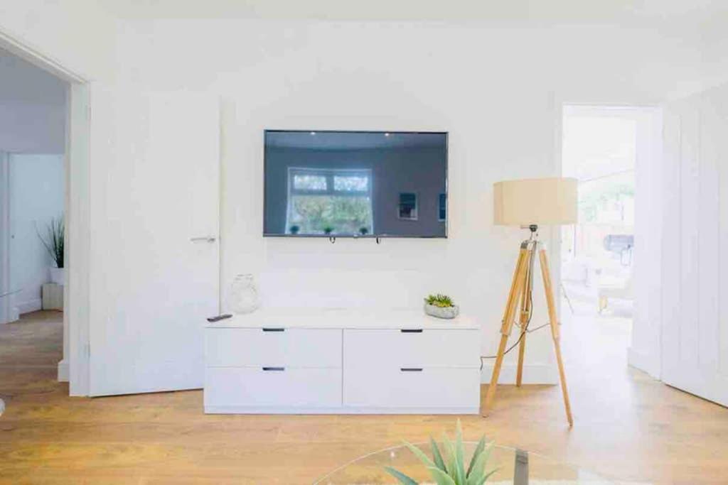 Gorgeous Luxury Chalet, New Forest & Coast & Hordle Esterno foto